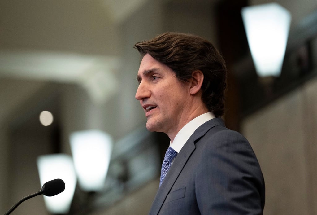 Der kanadische Premierminister Justin Trudeau spricht nach einer Kabinettsklausur.