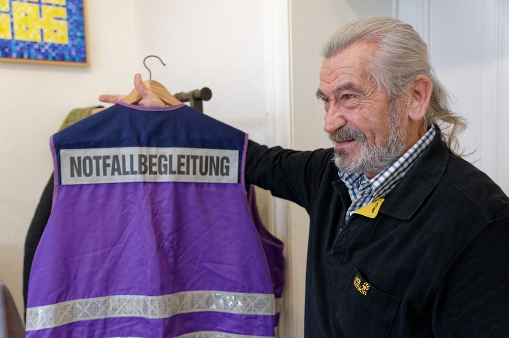 Notfallbegleiter wie Halil Aydemir brauchen viele Qualifikationen: Sie müssen über den Islam Bescheid wissen, den Koran und möglichst auch die Kultur des Betroffenen kennen.