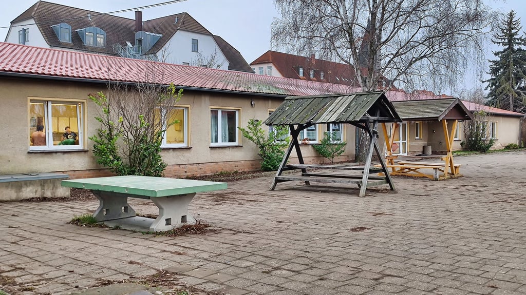 Vollkommen neu gebaut werden soll die Eisleber Pestalozzischule. Sobald die Heineschüler aus dem Ausweichquartier in der Eisleber Bergmannsallee ausgezogen sind, ziehen die Pestalozzischüler dort ein, bis ihr neues Schulgebäude gebaut ist.