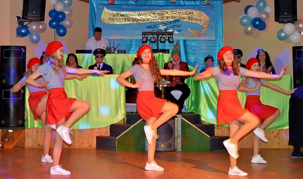 Die Garde des Kamernschen Karnevalsklubs KKK eröffnet traditionell die Punksitzungen, hier 2019.