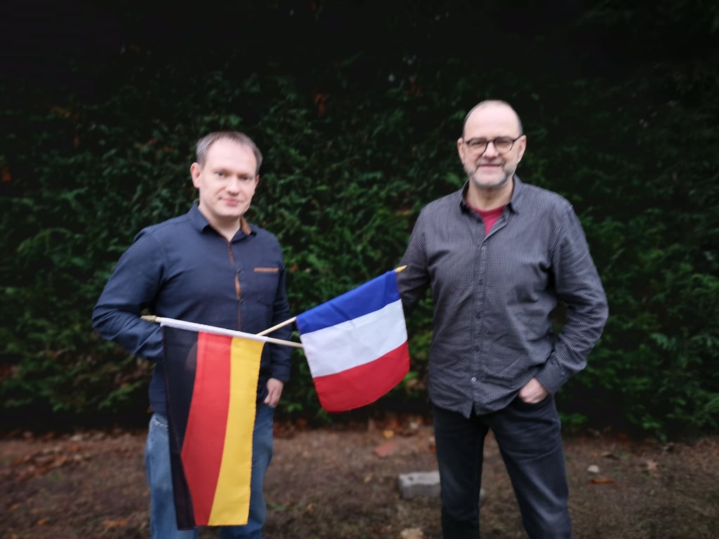 Markus John (r.) hat den Staffelstab an Tobias Köppe übertragen.