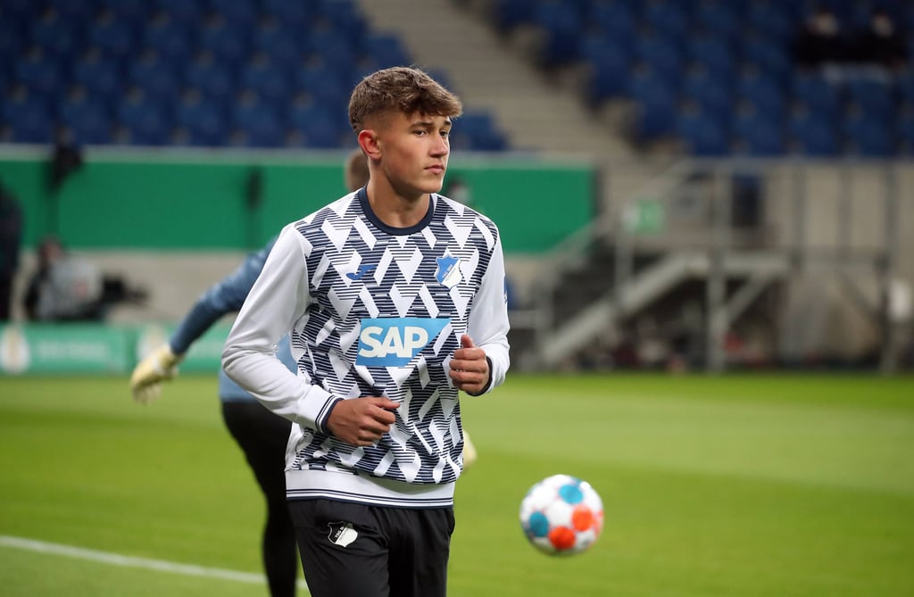 Mit 16 Jahren stand Tom Bischof zuletzt im Bundesliga-Kader von 1899 Hoffenheim.