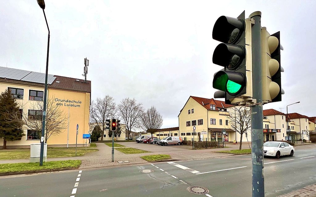 Die Ampel vor der Walderseer Grundschule