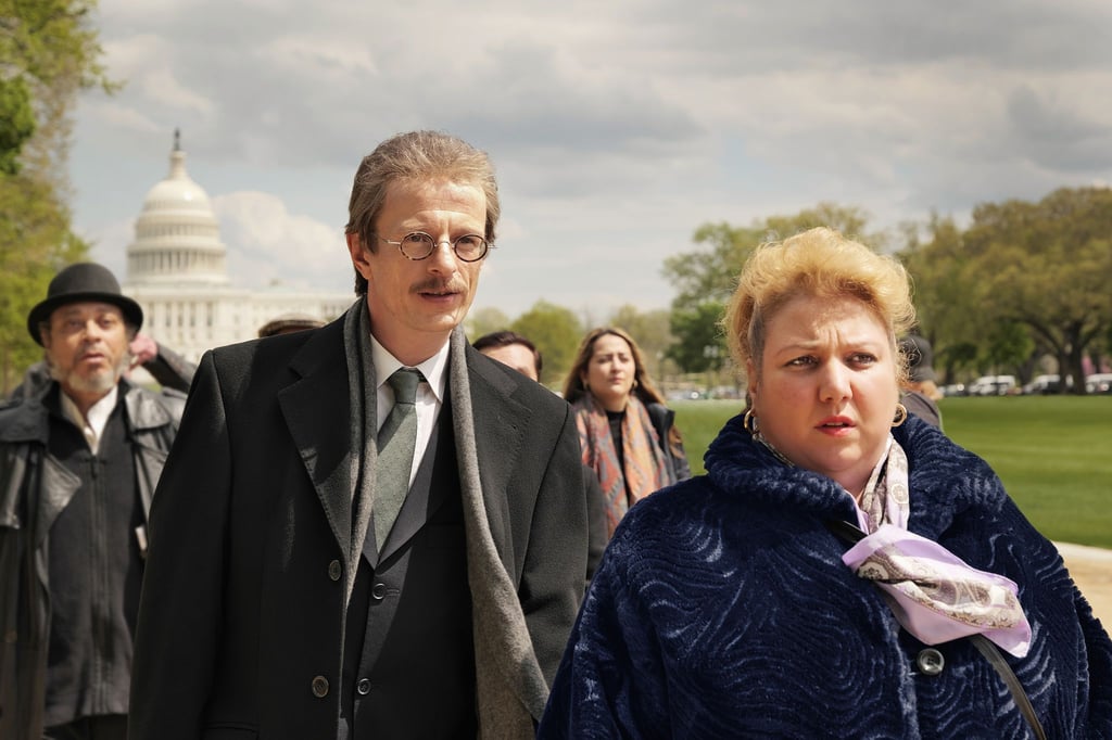 Alexander Scheer (l) und Meltem Kaptan in einer Szene des Films „Rabiye Kurnaz gegen George W. Bush“ von Andreas Dresen.