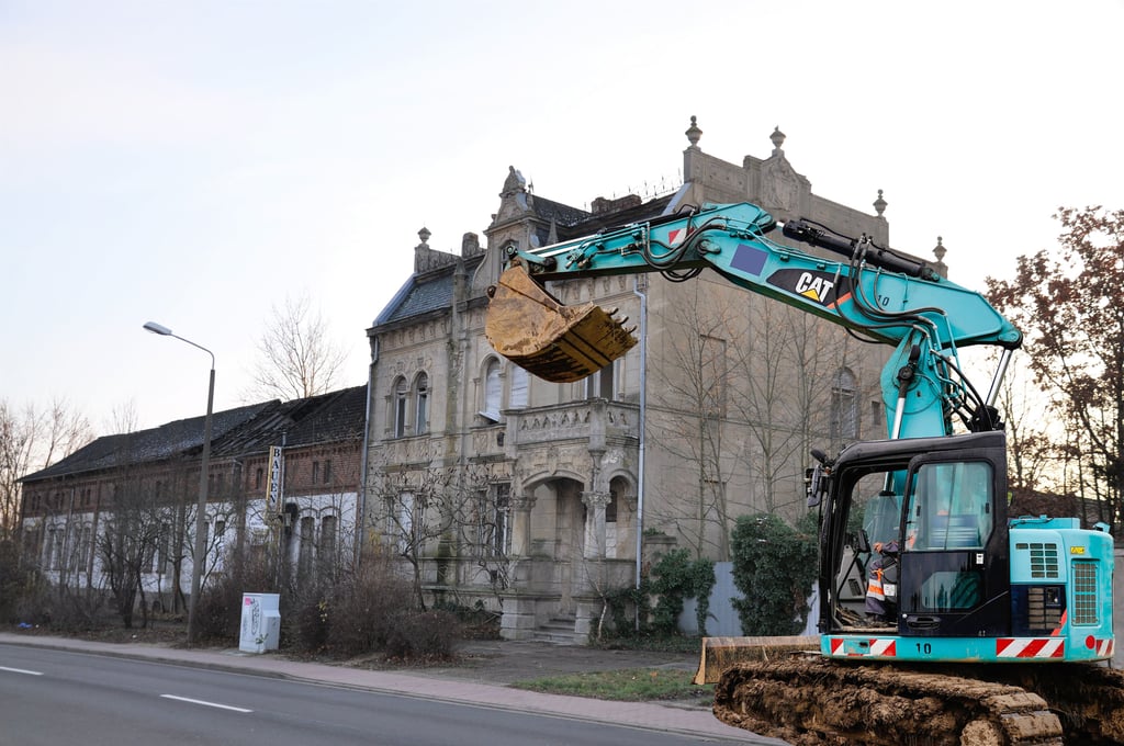 Das Ringen um die Villa des Zerbster Industriellen Gorgaß geht auch im Januar 2022 weiter: Was sagen die Stadtratsfraktionen: Abriss – Ja oder Nein?