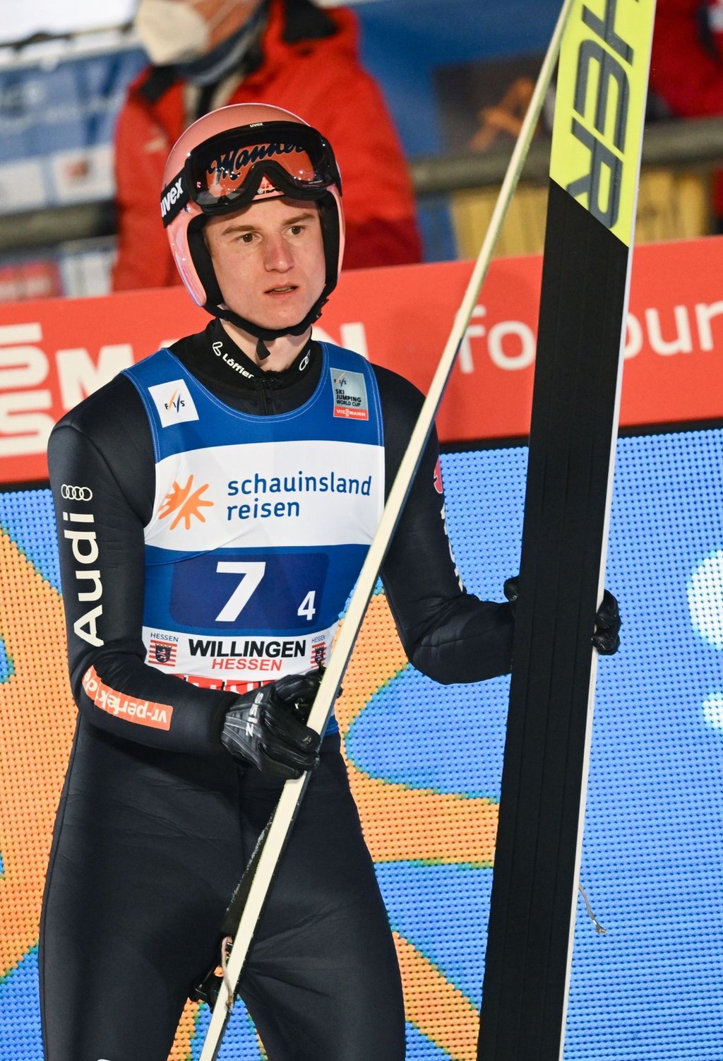Nach dem Mixed Team am Freitag nun im Einzel auf der großen Mühlenkopfschanze gefordert: Karl Geiger.