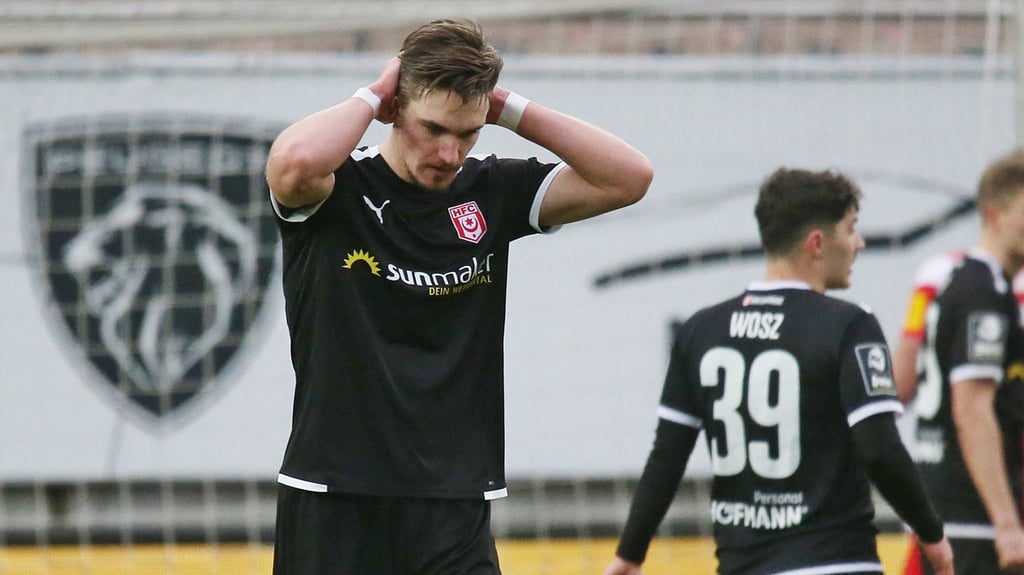Sören Reddemann und der Hallesche stecken nach der Niederlage in Kaiserslautern noch tiefer im Abstiegskampf.