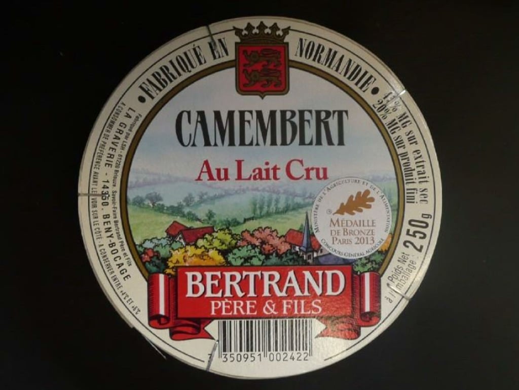 Der Hersteller Gillot Sas ruft das Produkt Camembert Bertrand zurück. Betroffen sind 250-Gramm-Packungen mit dem Mindesthaltbarkeitsdatum 27.1.2022.