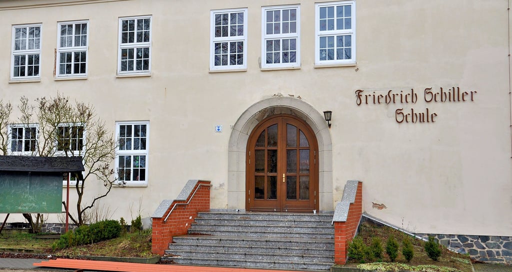 Die ehemalige Schule in Solpke. Das Gebäude soll abgerissen werden. Damit startet dann eines der geplanten Großprojekte.