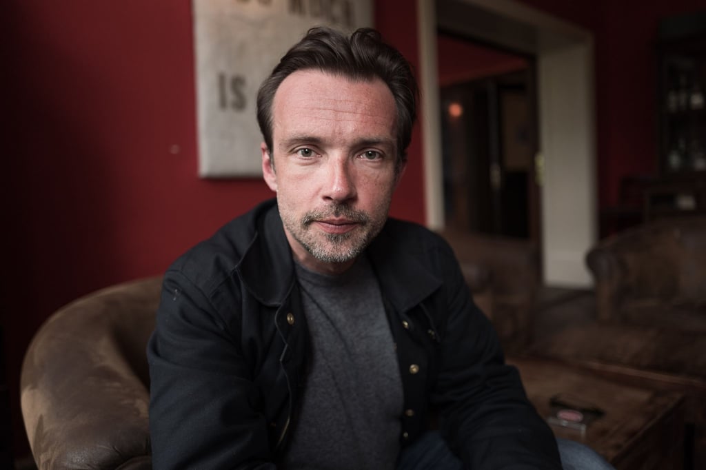 Der Schauspieler Lucas Gregorowicz findet einen Perspektivwechsel beim Männerbild wichtig.