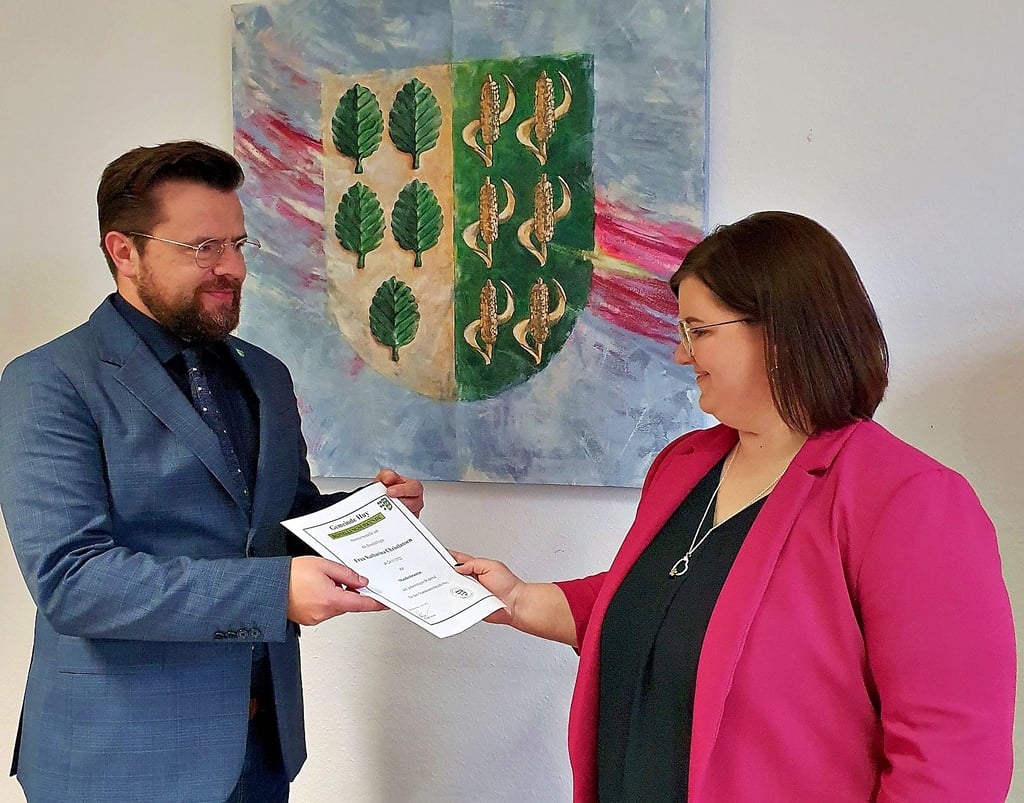 Katharina Christiansen wurde dieser Tage von Gemeindebürgermeister Maik Berger zur neuen Standesbeamtin berufen.