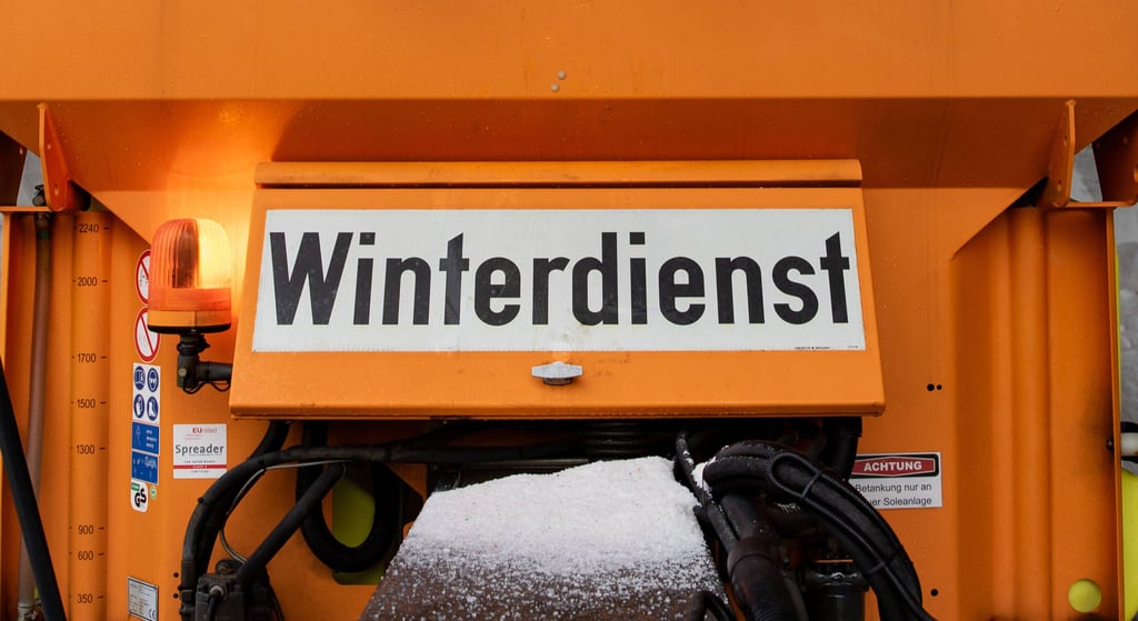 Winterdienst im Einsatz (Symbolbild)
