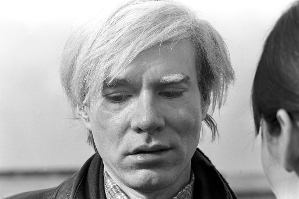 Der amerikanische Pop-Art-Künstler Andy Warhol (1971).