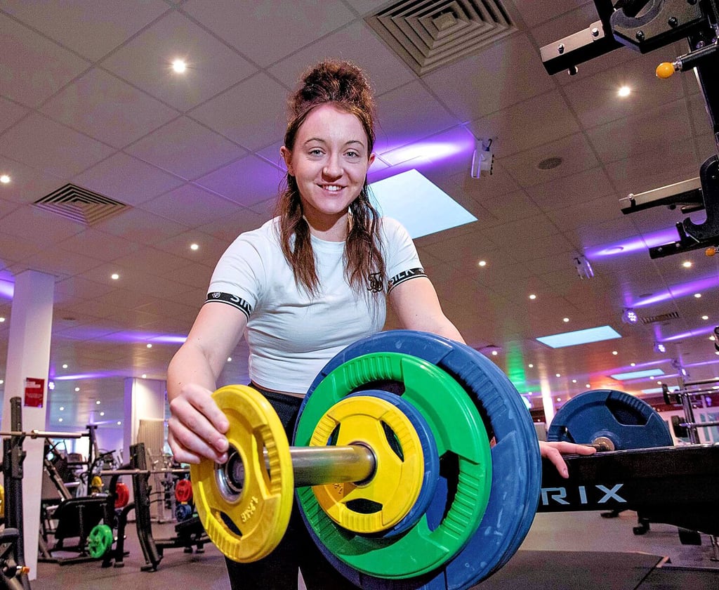 Nadine Schneider beim Krafttraining.Sie möchte zur RTL Show, Ninja Warrior