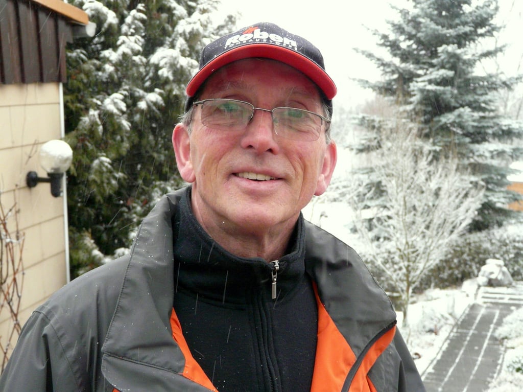 Rainer Just ist 76 Jahre alt, stammt aus Benneckenstein und betreibt im Ort einen Skiverleih. Außerdem gibt er Skiunterricht.