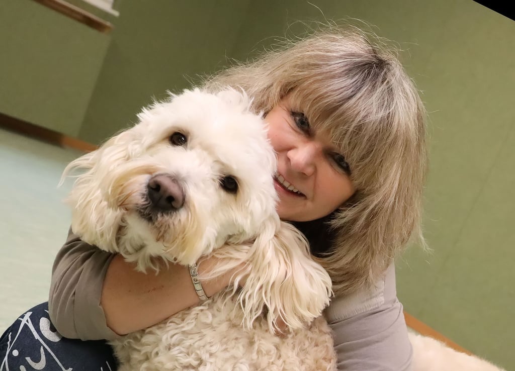 Sigrun Göpel und ihr Hund Frieda sind ein Herz und eine Seele.