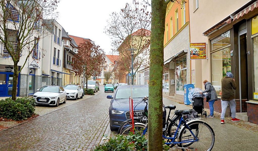 Die Steinstraße ist die kleine, aber feine Einkaufsstraße in der Staßfurter Innenstadt.