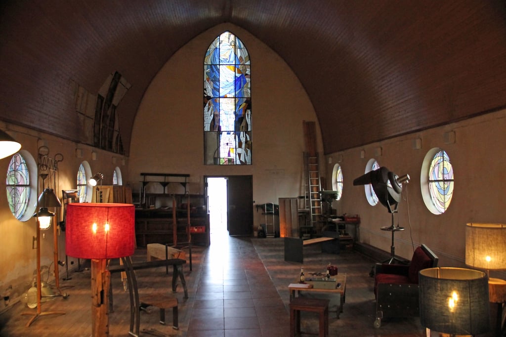 Die frühere katholische Kirche in Tangerhütte ist bereits Ausstellungsraum und soll künftig auch zum Wohnen dienen.