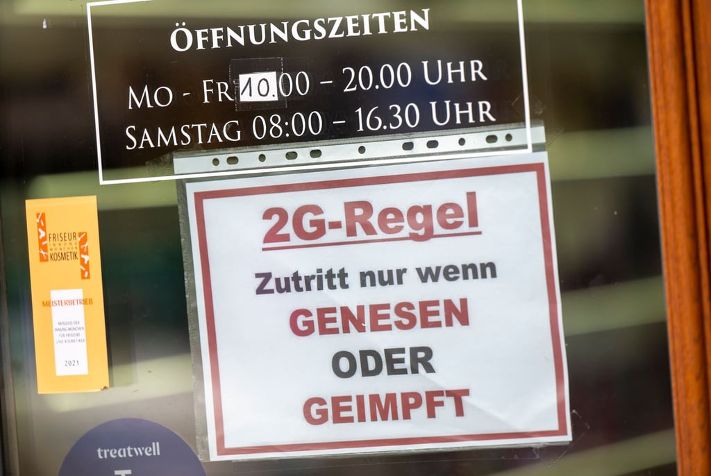 Auch Genesenennachweise, die vor der Verkürzung der Gültigkeit am Samstag ausgestellt wurden, erlauben nach rund 90 Tagen keinen Zugang zu 2G-Veranstaltungen mehr.