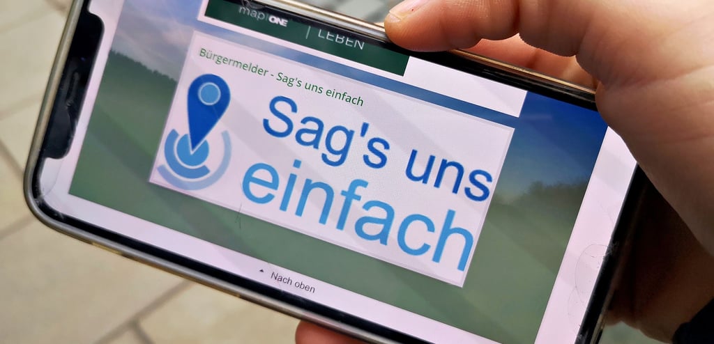 Der „Sag’s uns einfach“-Melder auf der Internetseite der Stadt Oberharz am Brocken ermöglicht es Bürgern und Touristen, sich über Mängel, illegal entsorgten Müll oder defekte Straßenlaternen zu beschweren - auch gleich unterwegs via Smartphone.