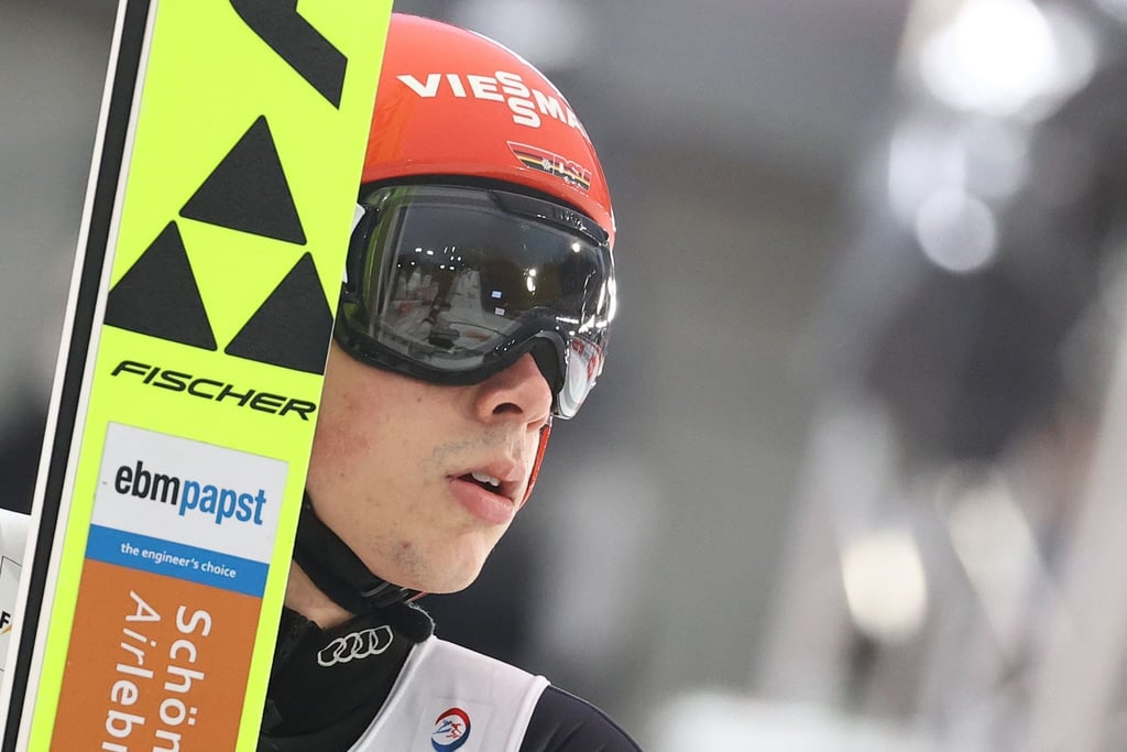 Skispringer Constantin Schmid reist nach den zwei obligatorischen Corona-Tests zu den Olympischen Winterspielen nach Peking.