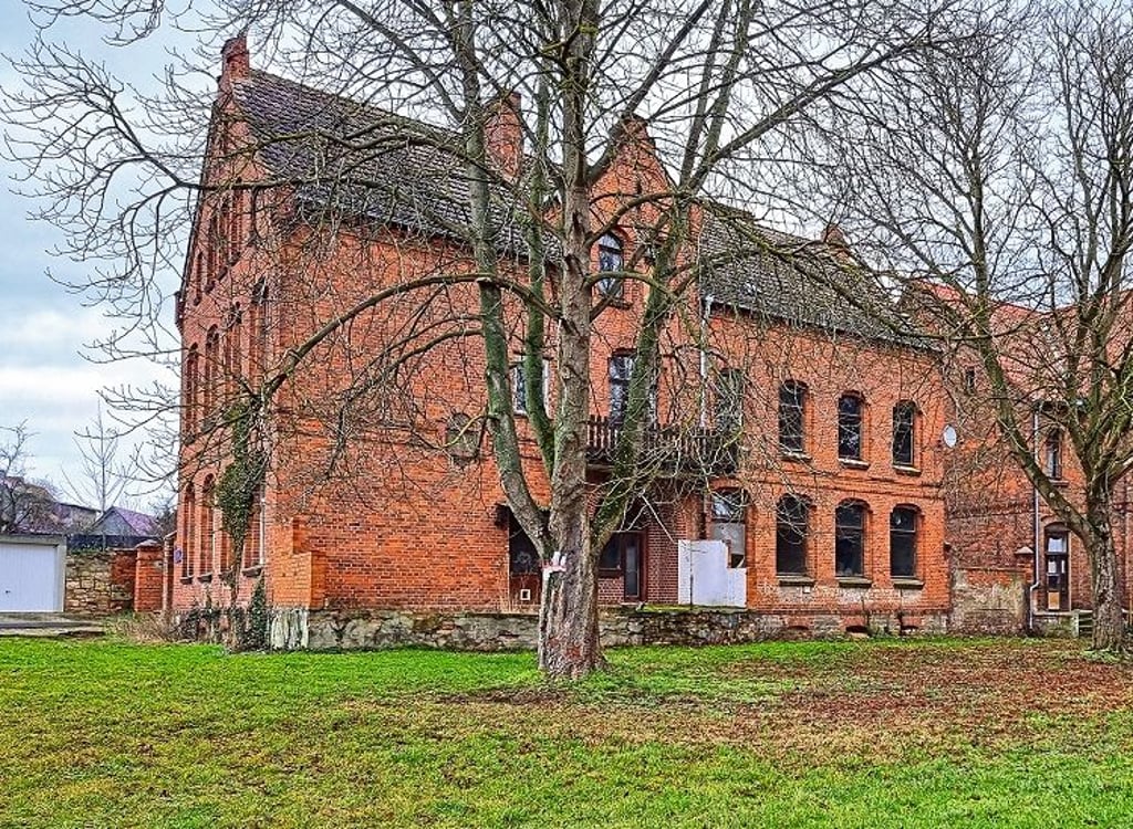 2 Mehrfamilienhäuser, ehem. Dorfschule in Ausleben OT Ottleben / Mindestgebot 39.000 Euro
