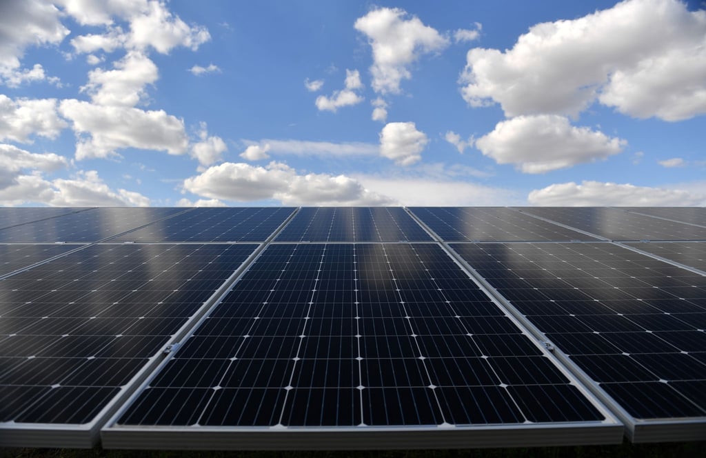 Viele Unternehmen im Chemiepark Leuna fragen zunehmend grünen Strom nach. Zwei Solarparkprojekte sind daher bereits in Planung.
