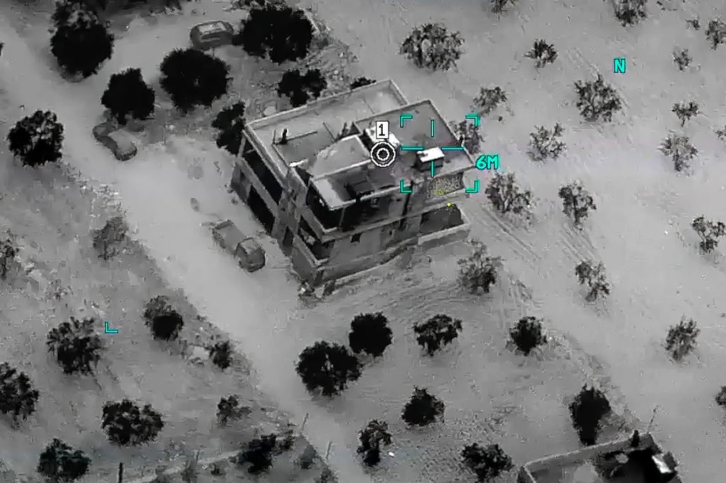 Das Gelände vor dem US-Einsatz in Syrien, bei dem der IS-Chef Abu Ibrahim al-Haschimi al-Kuraschi getötet wurde.
