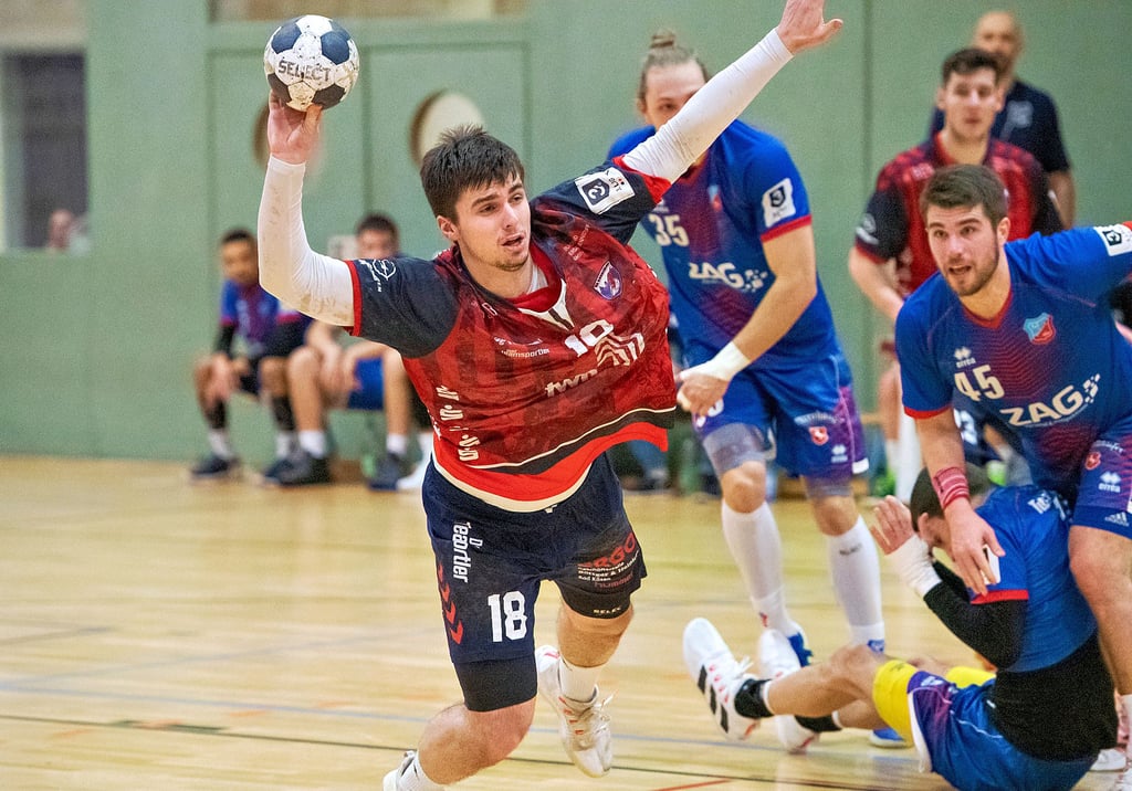 Auch auf die Tore von Kreisläufer Mirco Fritzsche (l.), hier in der Partie gegen Spitzenreiter Vinnhorst, sind die HCB-Männer im Heimspiel-Doppelpack in Plotha gegen Plauen-Oberlosa und Hildesheim angewiesen.