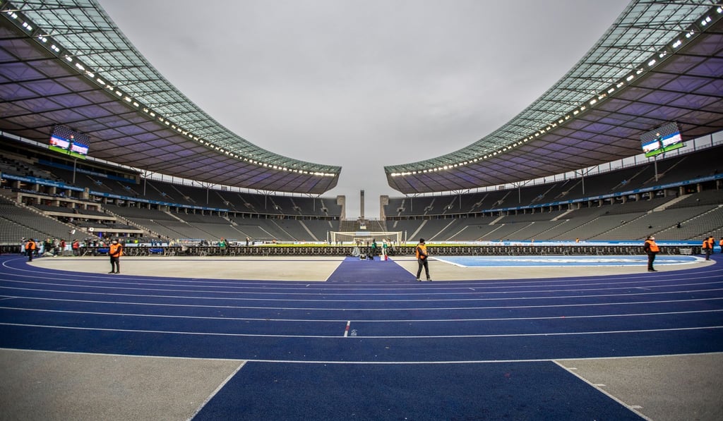 Die Tribünen des Berliner Olympiastadions waren am 18. Spieltag der Fußball-Bundesliga fast menschenleer.