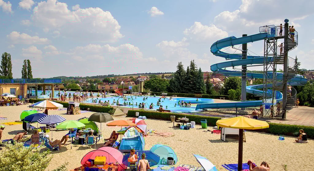 Das Freibad in Nebra wird in den kommenden Jahren saniert. Der Bund reicht eine Förderung in Höhe von 810.000 Euro aus.