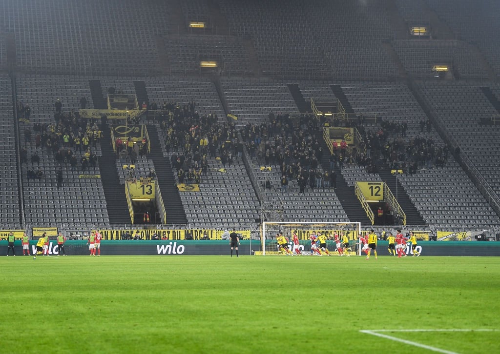 Fans im Signal-Iduna-Park.