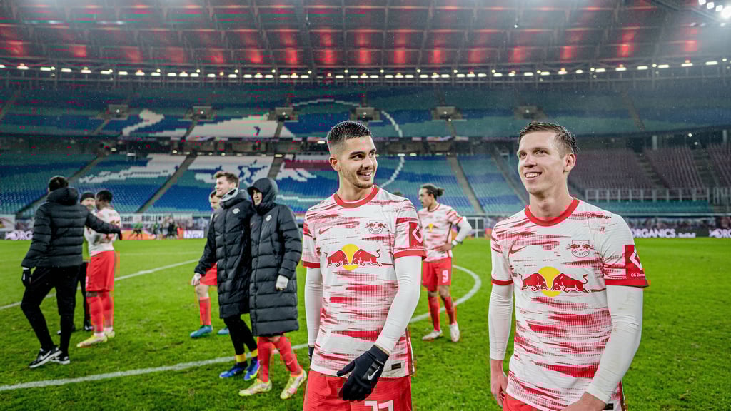 Portugiesisch-spanischer Sturm: André Silva und Dani Olmo.