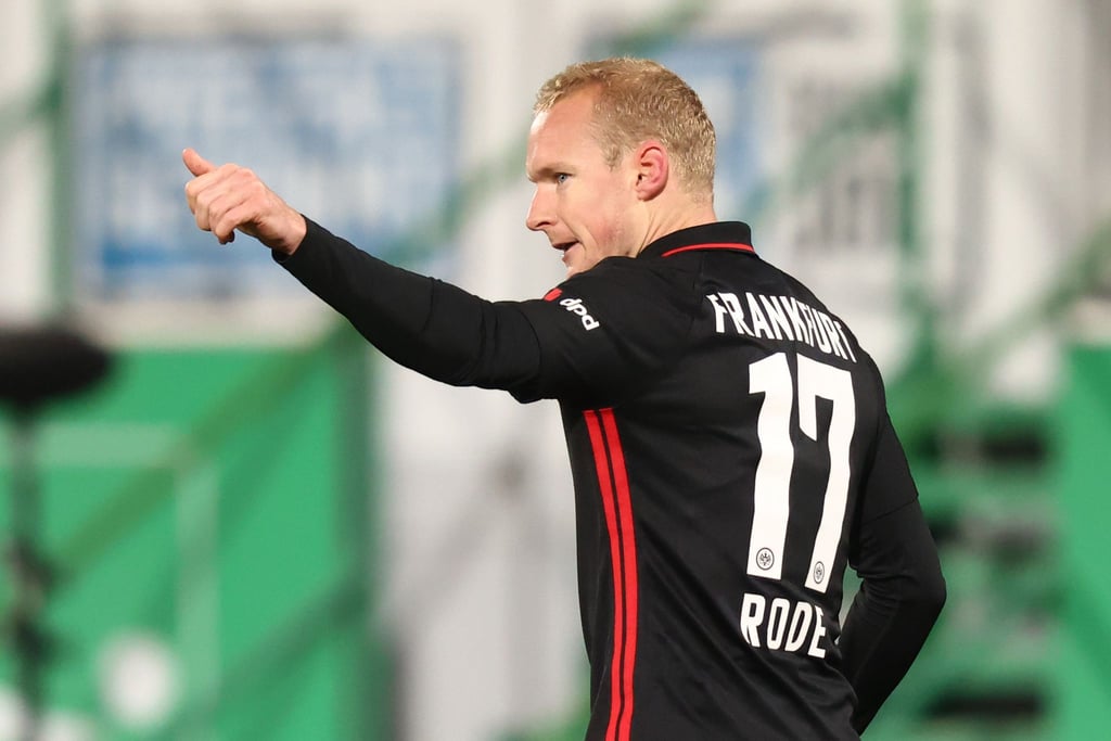 Mittelfeldspieler Sebastian Rode hat in Frankfurt noch einen Vertrag bis zum 30.06.2024.