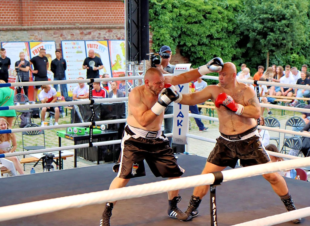 Im vergangenen Jahr zog die „Barleber Fight Night" 400 Gäste an den Ring.