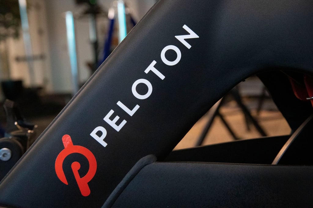 Bloß keine frische Luft: Peloton verkauft Fahrrad-Heimtrainer.