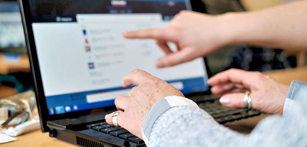 Computerkurse für Senioren sind im Kreis rar gesät. Dabei werden immer mehr Services digital angeboten.