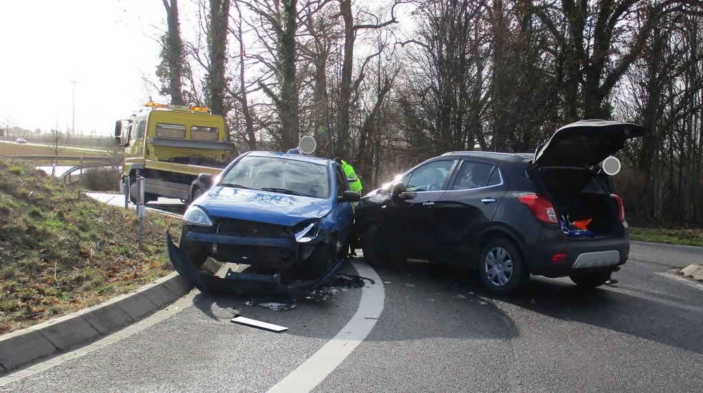 Eine Frau hat bei Ackendorf in der Börde als Geisterfahrerin einen Zusammenstoß verursacht. Foto: