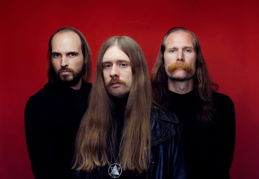Simon Bouteloup (l.), Christoph Lindemann und Christoph Bartelt (r) sind Kadavar. Die Band hofft auf ein baldiges Wiedersehen mit ihren Fans.