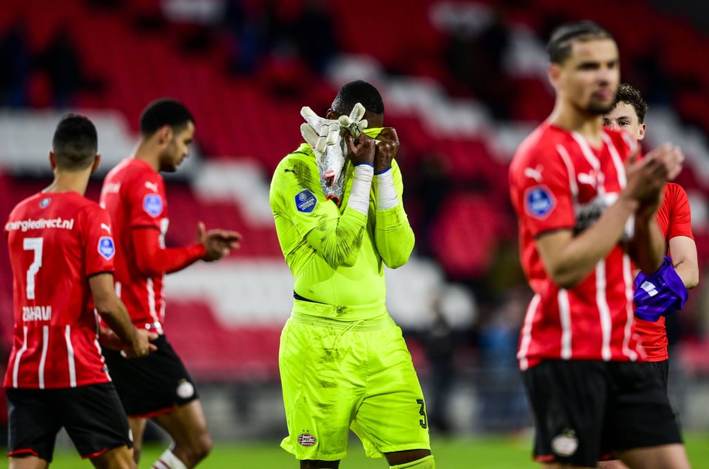 Enttäuschung bei Yvon Mvogo nach dem Schlusspfiff.