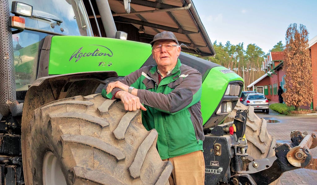 Seine Landmaschinen hält Landwirt Heinrich Kruse in der Bernsdorfer Heide „gut in Schuss“. Im Winter ist Gelegenheit für Wartung und Service.