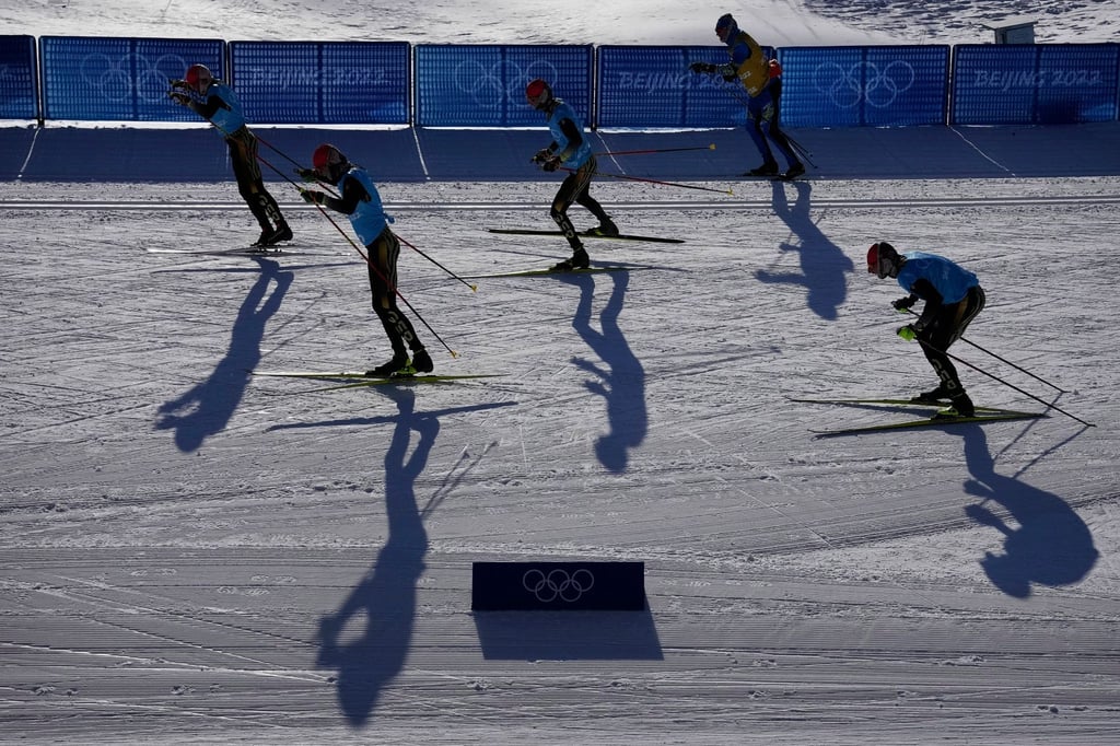 Mitglieder vom Team Deutschland beim Training im Skilanglaufzentrum.