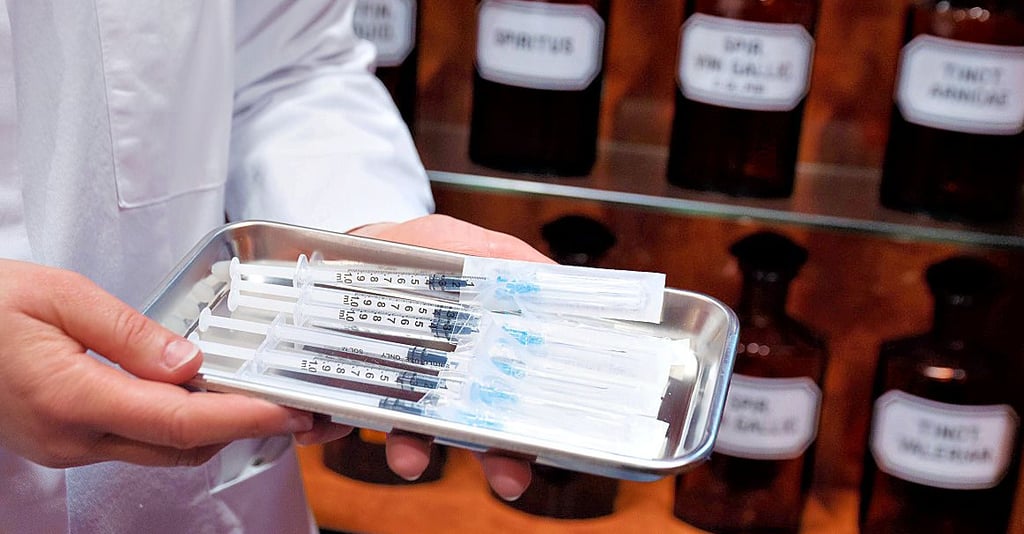 Seit gestern dürfen Apotheker in Deutschland gegen das Coronavirus impfen. In Haldensleben stehen die Apotheker dem Angebot eher skeptisch gegenüber.