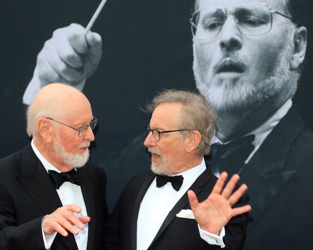 US-Filmkomponist John Williams (l) mit Regisseur Steven Spielberg bei einer Gala 2016.