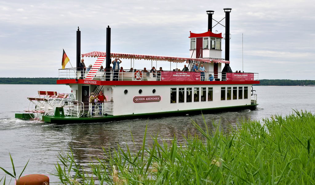 Das Schiff "Queen" bei einer Fahrt auf dem Arendsee.