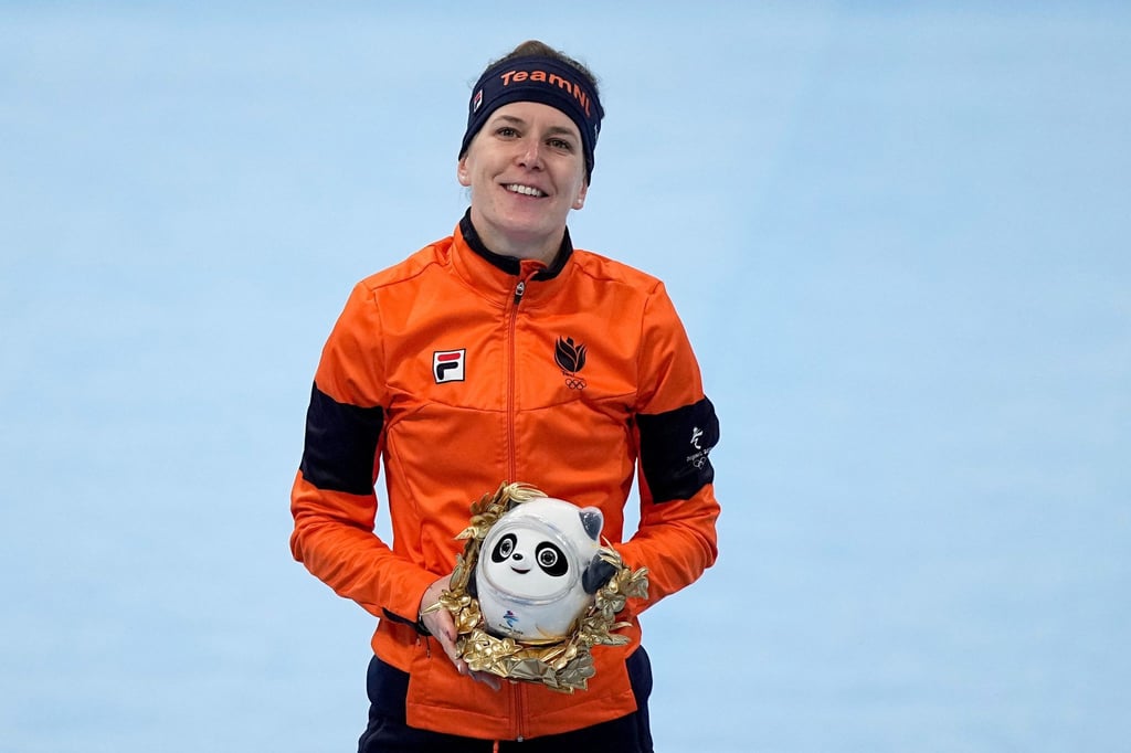 Die Niederländerin Ireen Wüst lief über 1500 Meter in 1:53,28 Minuten zu ihrer sechsten olympischen Goldmedaille.