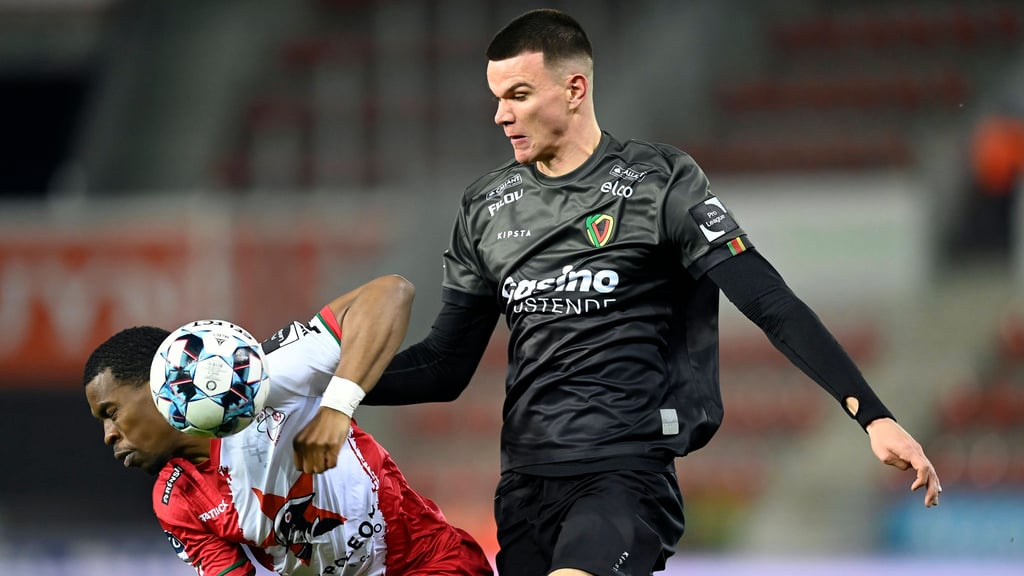 Gegen Jäkel tut es weh: Oostendes Abwehrkante in der belgischen Liga. 