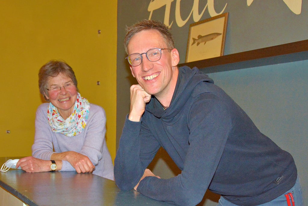 Silke Schiemann und Jörgen Kohl vom Theaterförderverein Halberstadt in der „Alten Kantine“ des Nordharzer Städtebundtheaters. Beide sehen Chancen, aber auch Risiken in der geplanten Umwandlung des Theaterzweckverbandes in eine GmbH.