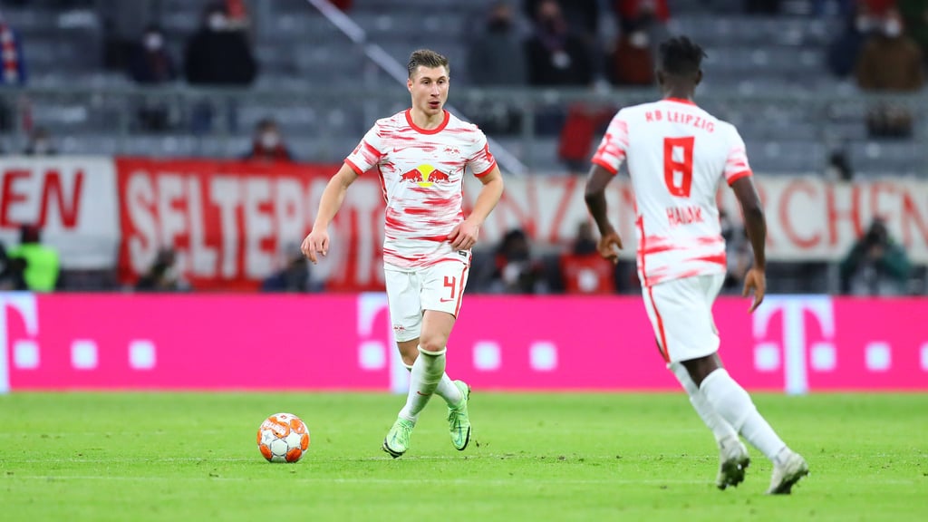 Willi Orban (l.) und Amadou Haidara von RB Leipzig.