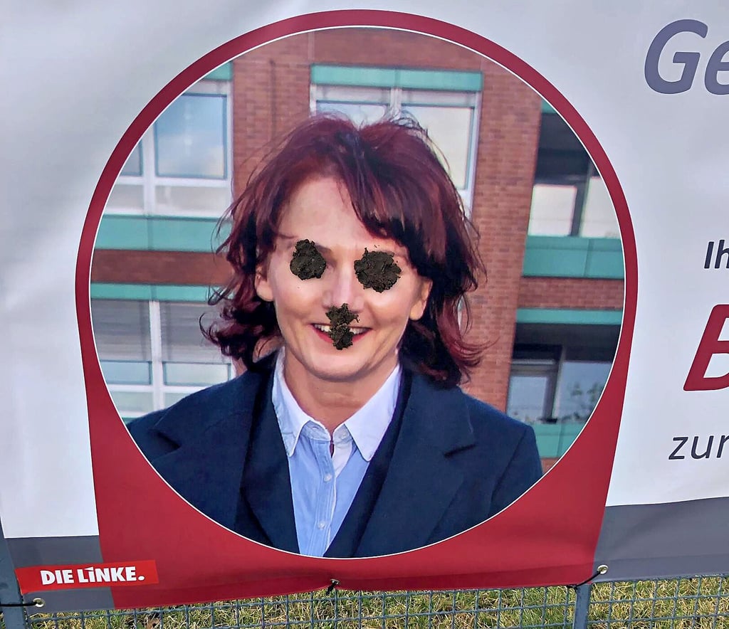 Am Donnerstag ist die großflächige Beschädigung eines Wahlbanners von Bianca Görke am Postring in Staßfurt festgestellt wurden.